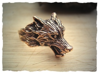 Ring &quot;Wolf&quot; aus Bronze