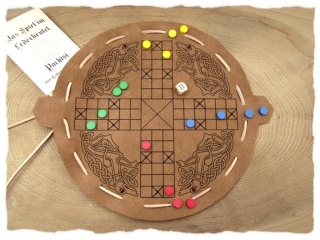 Pachisi im Lederbeutel