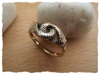 Ring &quot;Zwei Schlangen&quot; aus Bronze 68/21.5