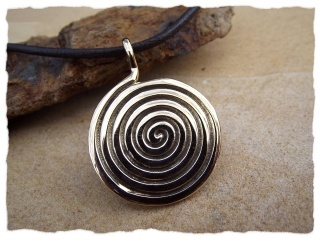 Amulett &quot;Spirale&quot; aus Bronze