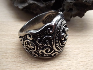 Siegelring "Fleur de Lys" aus Edelstahl