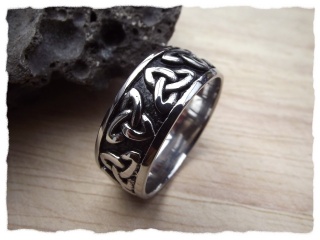 Keltischer Ring "Triquettas" aus Edelstahl