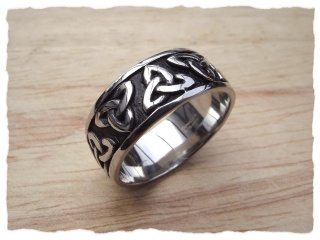 Keltischer Ring &quot;Triquettas&quot; aus Edelstahl US11/65
