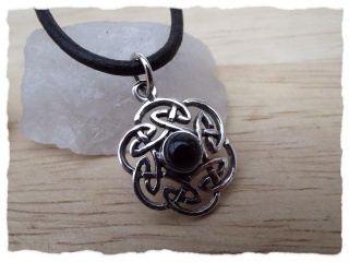 Amulett "Keltischer Knoten" mit Onyx
