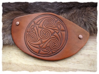 Haarspange "Keltische Triskele" mit Clip Hellbraun