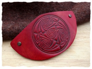 Haarspange "Keltische Triskele" mit Clip Rot