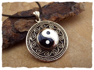 Großes Amulett "Yin Yang"