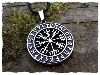 Amulett mit Wikingerkompass