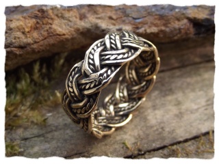 Keltischer Ring mit Flechtmuster