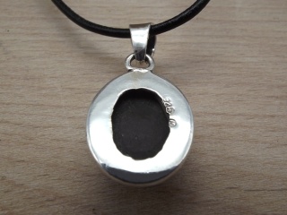 Ovaler Silberanhänger "Black Star"