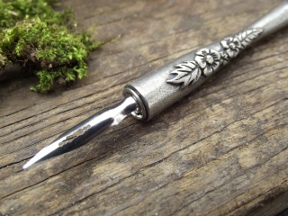 Schreibfeder Lady Amherst mit Zinngriff