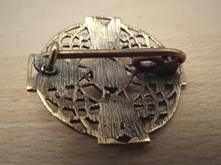 Brosche "Keltisches Kreuz" mit rotem Jaspis