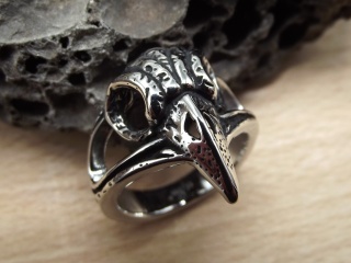 Ring Rabenschädel aus Edelstahl