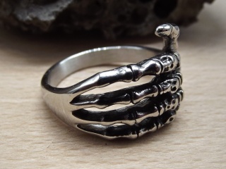 Edelstahlring Skeletthand