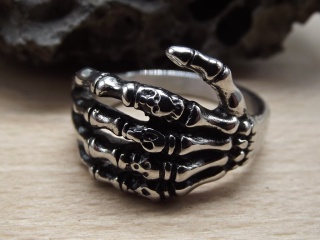 Edelstahlring Skeletthand