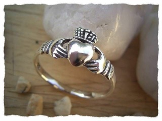 Irischer Verlobungsring Claddagh