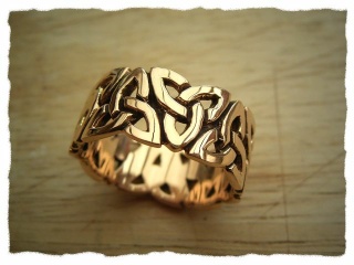 Ring "Triquetta" aus Bronze